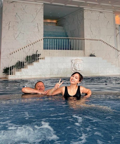 J Lou_ perfect star image