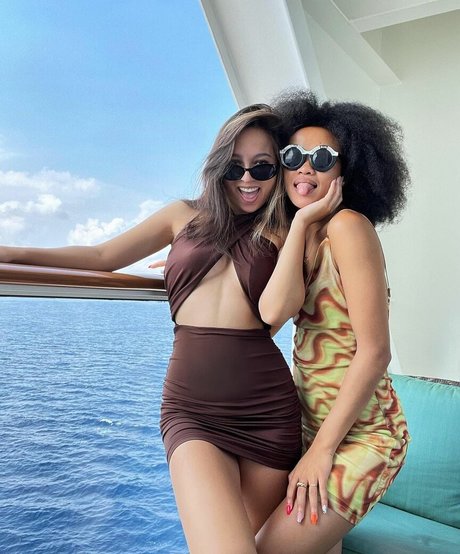 J Lou_ model sex pic