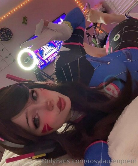 rosylaurenhours hd star img