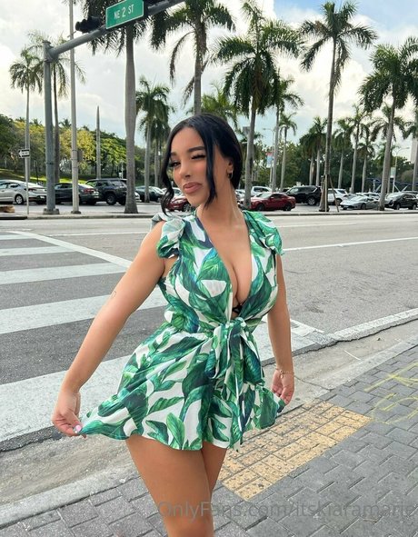 itskiaramarie high quality model images