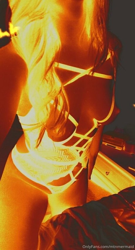 mtnmermaid erotic pornstar photo