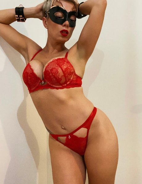 Ami Young model xxx photo