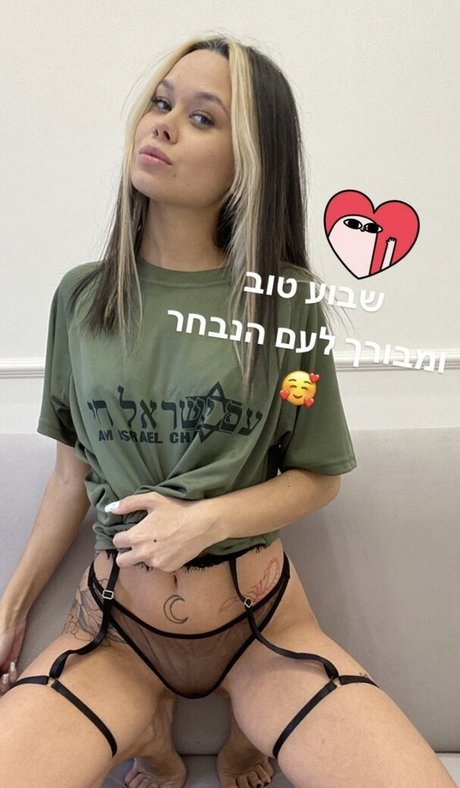 Ami Young pornstar nude galleries