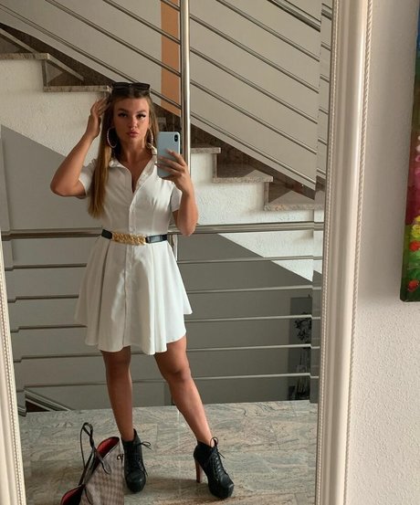 Sarah Slavo pornographic model pics