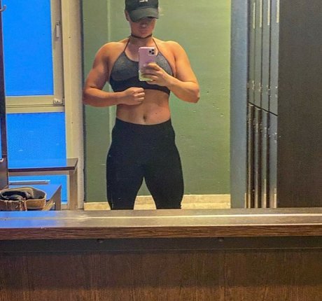 Sarah Slavo art actress photos