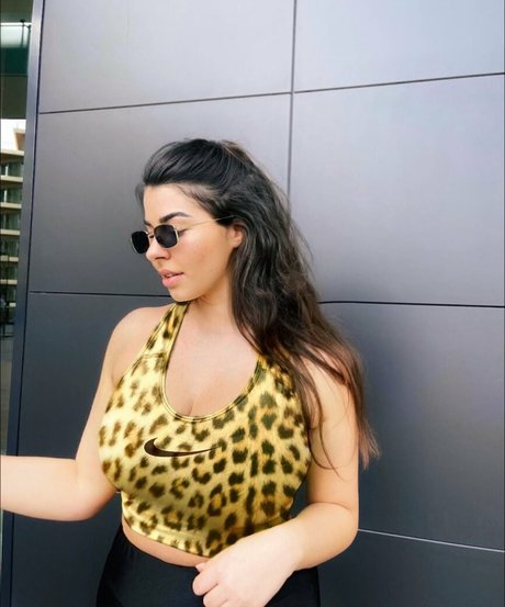 Anna Rebellato hd actress pics