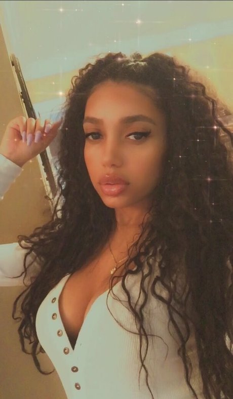 Kadeedracota model sex photos