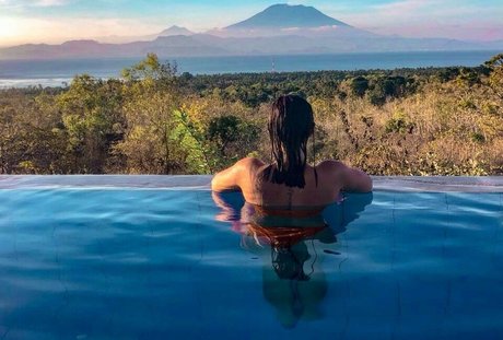 Justine Reine Marie top star pics