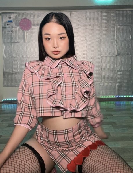 Childish Lina model picture