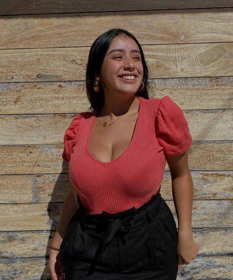 baelib naked model photo