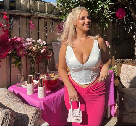 Jasmine Ramage model nudes pic