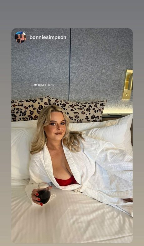 Jasmine Ramage exclusive star photos