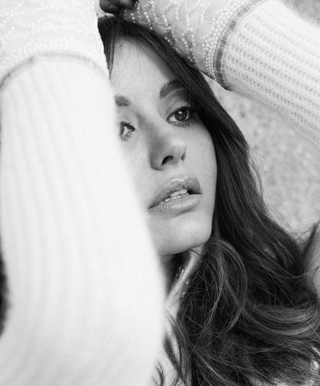 Zahia Dehar model sex picture