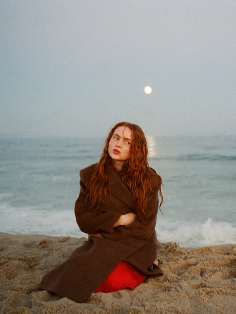 Sadie Sink pornstar best image