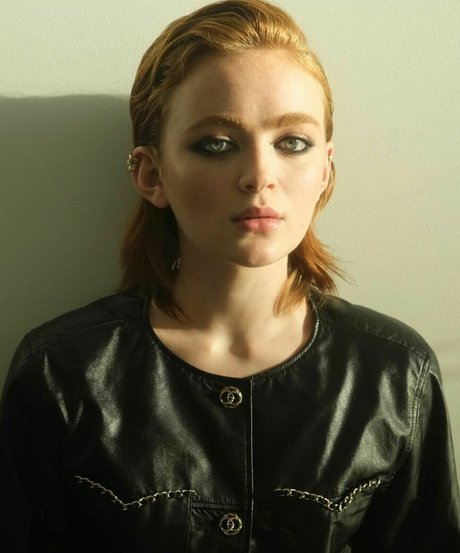 Sadie Sink nice pornstar images