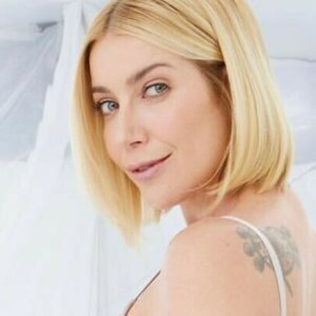 Luiza Possi star naked images