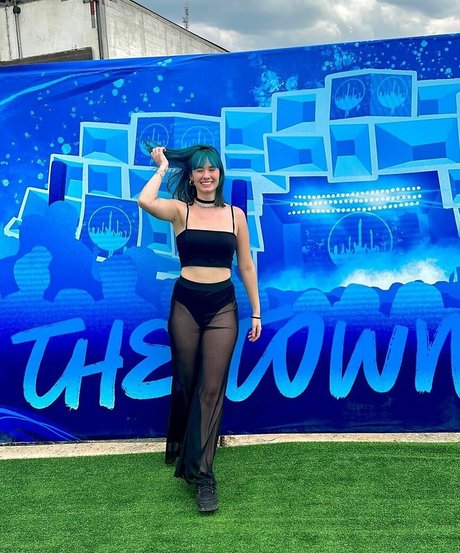 Julia K Barni pretty pornstar archive