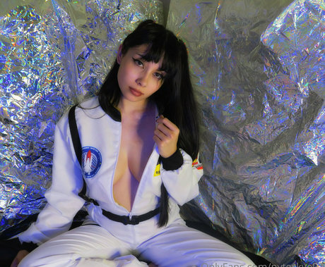 vixyn97 model porn photos