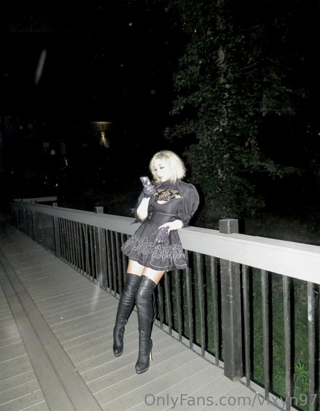 vixyn97 model adult galleries