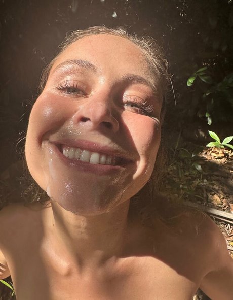 stellabarey model nice picture