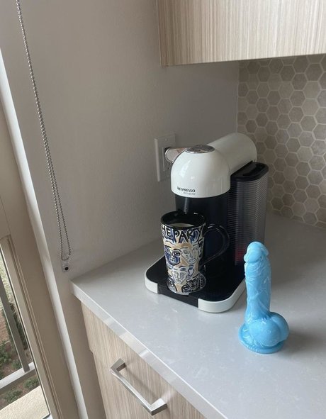 petite feet onlyfans pretty pics