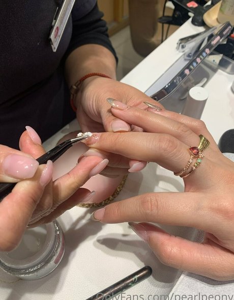 pearlpeony star erotic photo