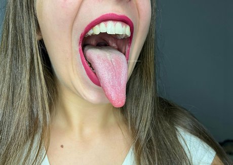 giuliasmouth nice actress pics