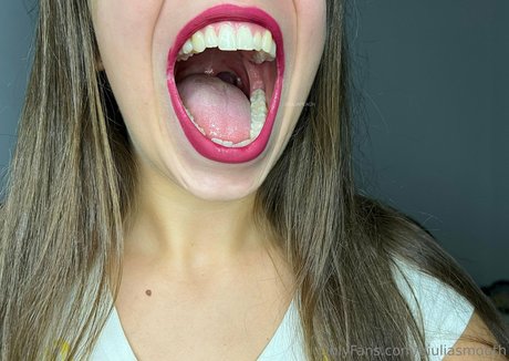 giuliasmouth hd star pictures