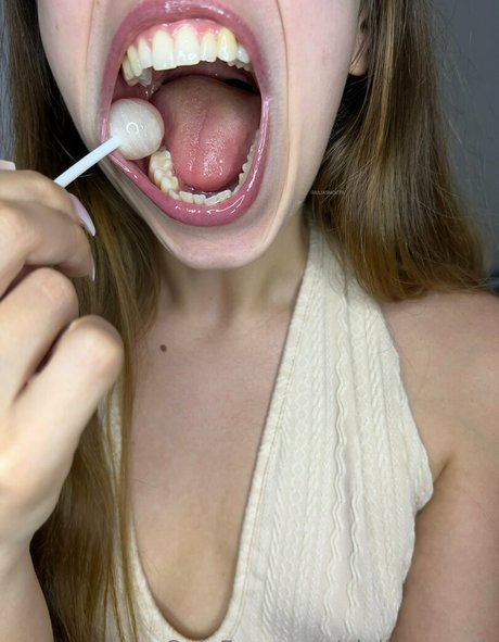 giuliasmouth model adult gallery