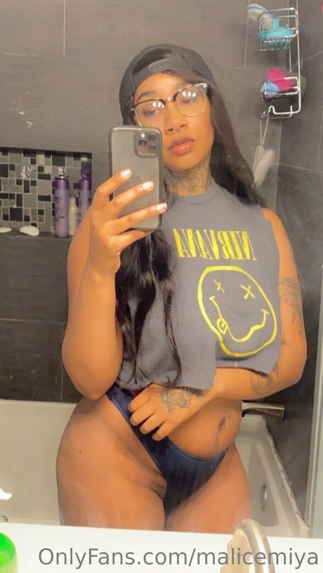 malicemiya pornstar beautiful pic