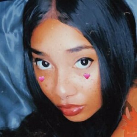 malicemiya naked pornstar image