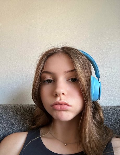 KendallJenson star erotic picture