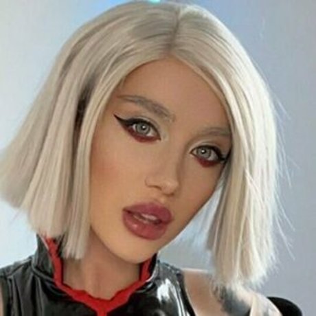 Lizzie Le Strange star xxx pic