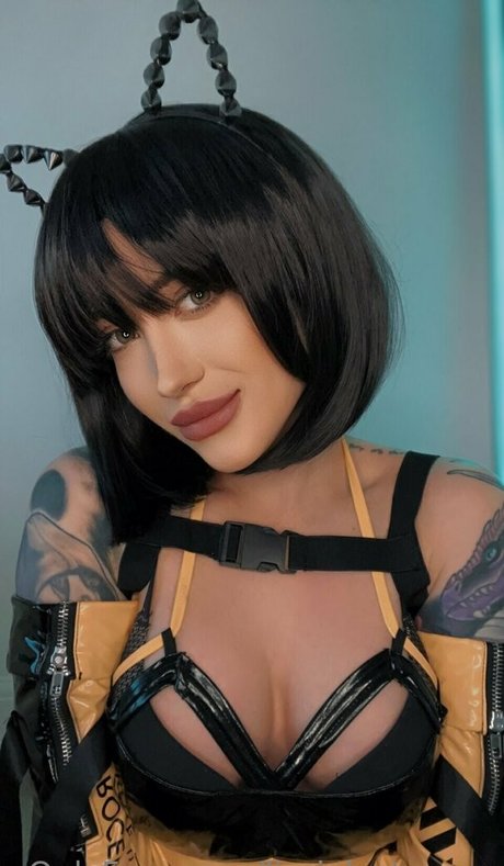 Lizzie Le Strange free star pictures