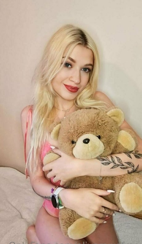 aliyarowefree model perfect img