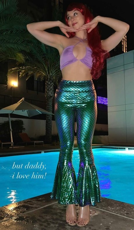 Kira Kosarin beautiful model pictures