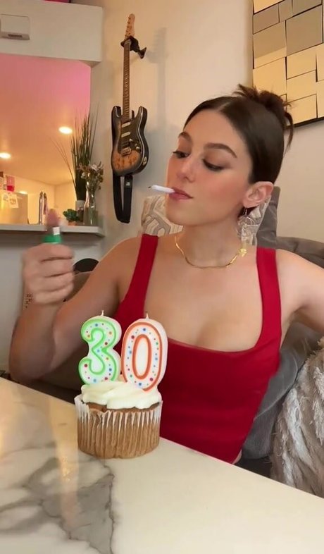 Kira Kosarin pornstar nice picture