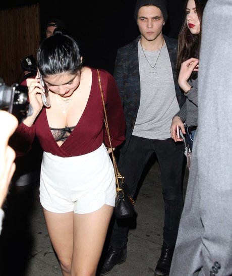 Ariel Winter art star galleries