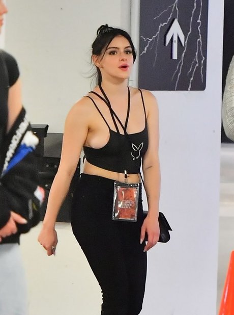 Ariel Winter pretty star img