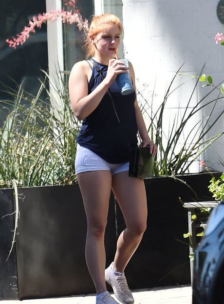 Ariel Winter model hot img