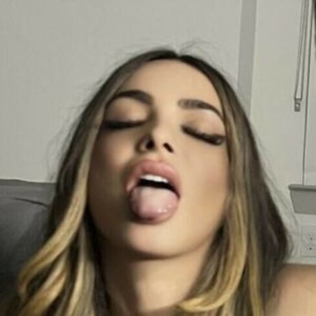 Analy Bazan star perfect pictures