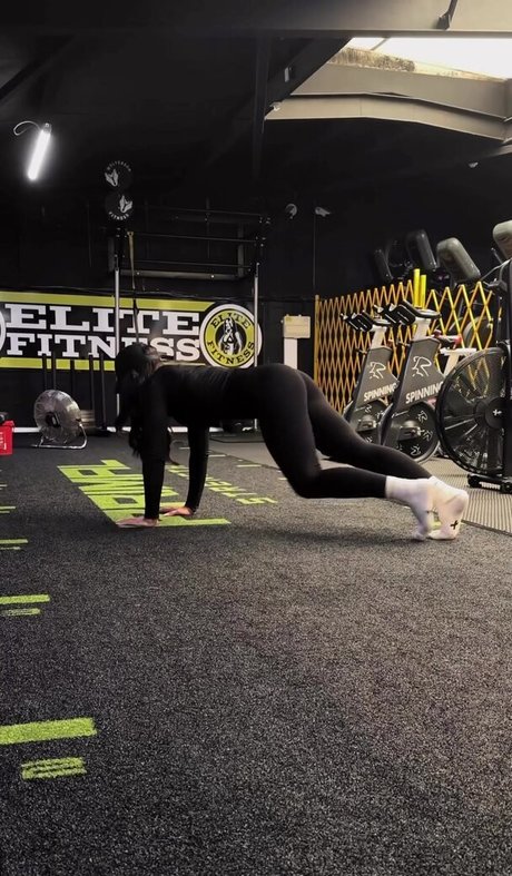 Leah Shutkever pornstar sex photo