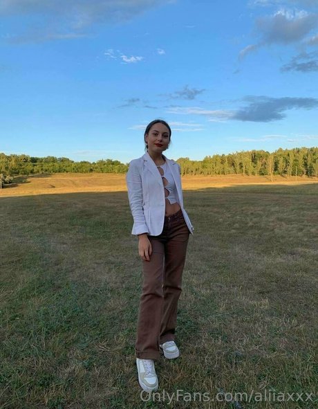 aliiaxxx nude pornstar photos