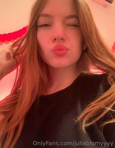 juliablomyyyy adult star photo