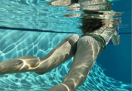 Laura Perlongo best model galleries