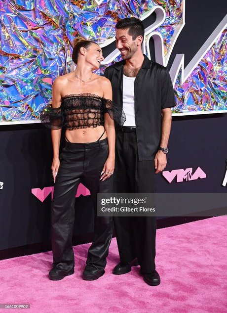 Laura Perlongo beautiful model pics