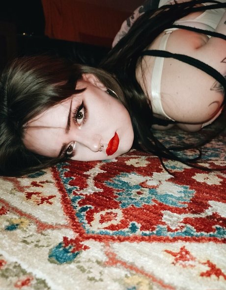 missdellavigne pornstar hot photos