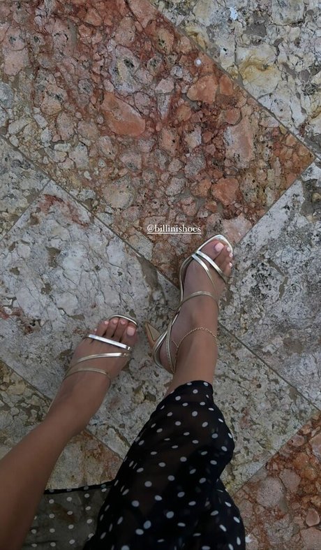 LilyMayMac sexy model pics