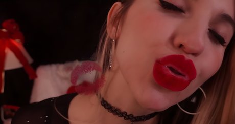 FrivolousFox ASMR nude model pics