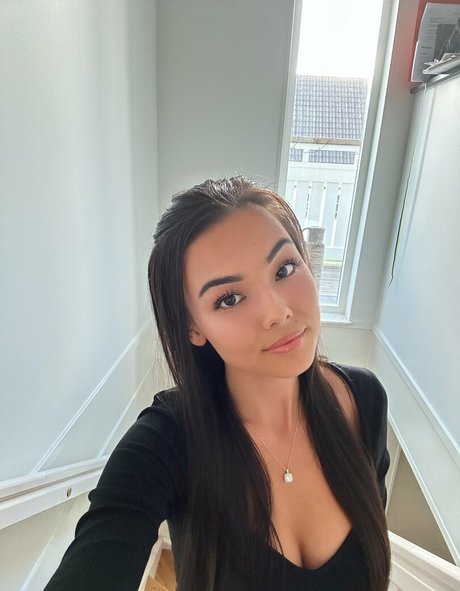 MichelleR nude star archive